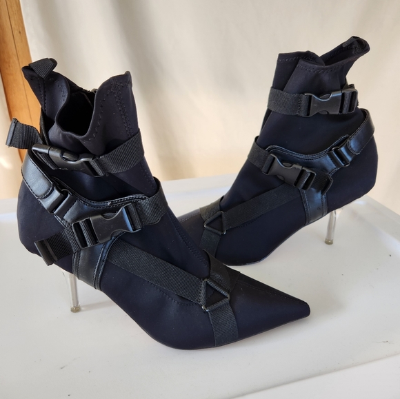 Black buckle boots - Picture 3 of 5